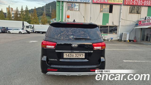 Kia Carnival 9-seater Noblesse 2018 — фото 8