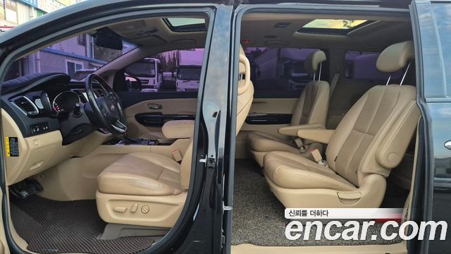 Kia Carnival 9-seater Noblesse 2018 — фото 9