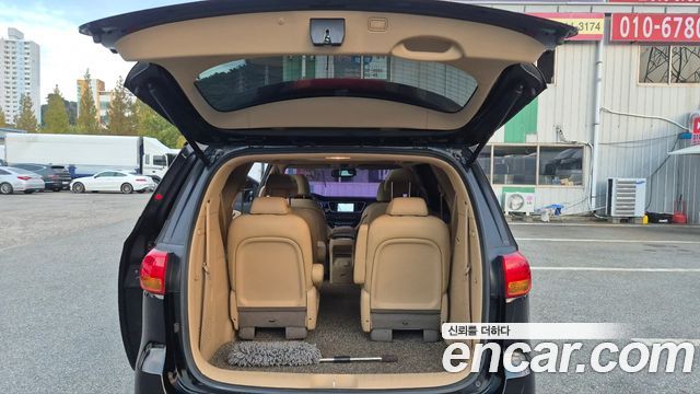 Kia Carnival 9-seater Noblesse 2018 — фото 16