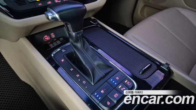 Kia Carnival 9-seater Noblesse 2018 — фото 23