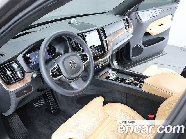 Volvo XC60 (II) B6 Ultimate Bright 2024 — фото 7