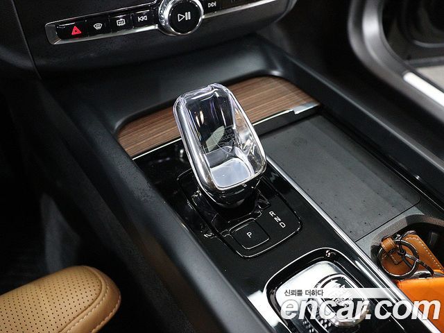 Volvo XC60 (II) B6 Ultimate Bright 2024 — фото 9