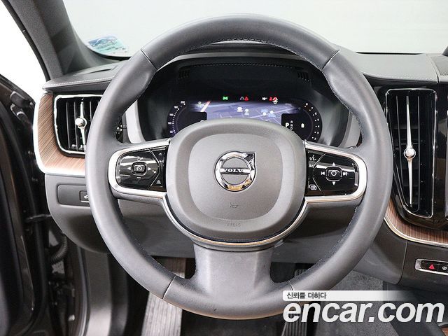 Volvo XC60 (II) B6 Ultimate Bright 2024 — фото 18