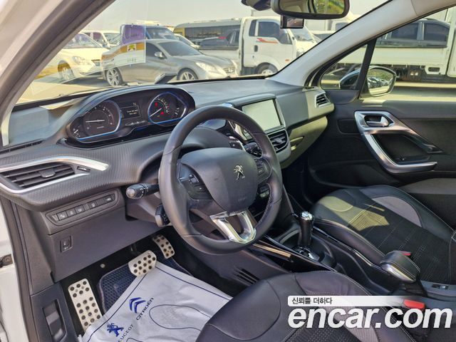 Peugeot 2008 1.6 BlueHDi Feline 2015 — фото 9