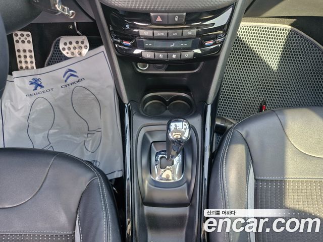 Peugeot 2008 1.6 BlueHDi Feline 2015 — фото 18