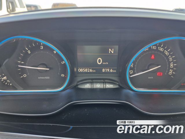 Peugeot 2008 1.6 BlueHDi Feline 2015 — фото 21