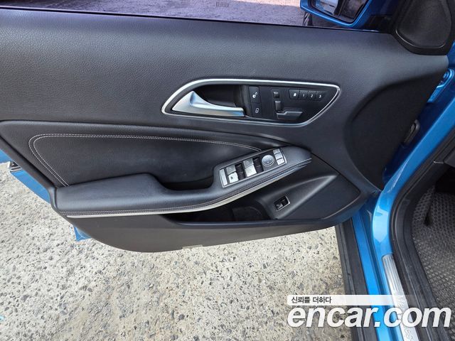 Mercedes-Benz GLA-Class (X156) GLA200 CDI 2015 — фото 10