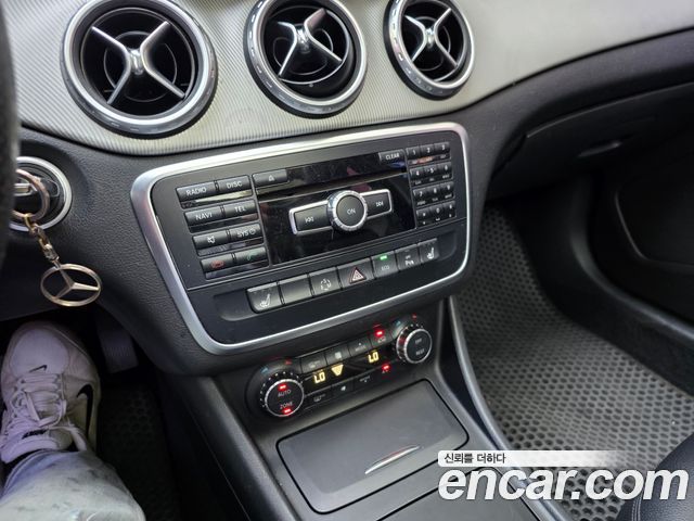 Mercedes-Benz GLA-Class (X156) GLA200 CDI 2015 — фото 15