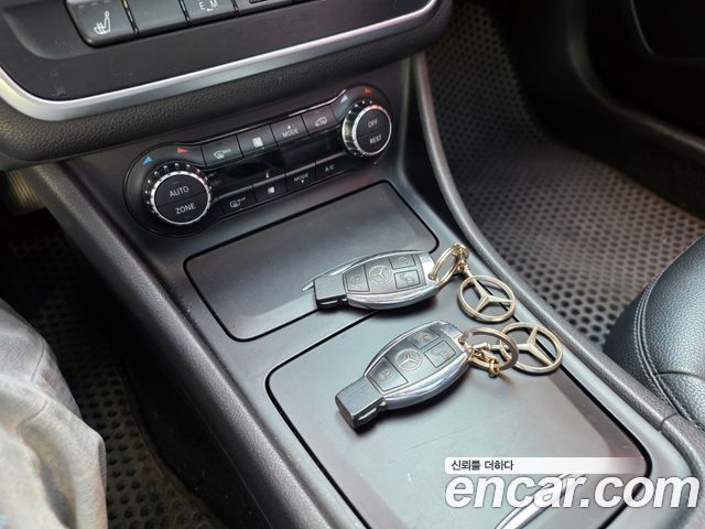 Mercedes-Benz GLA-Class (X156) GLA200 CDI 2015 — фото 16