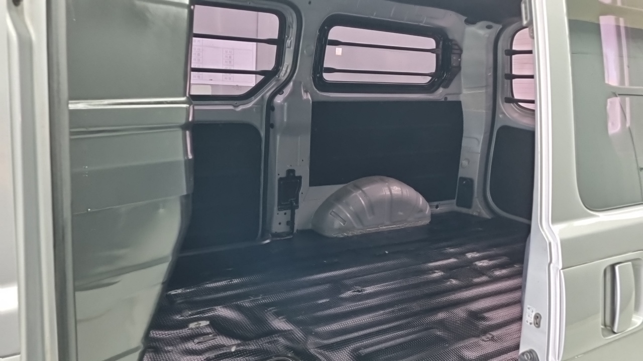 Hyundai Grand Starex 3-Seater LPi VAN Smart 2018 — фото 9