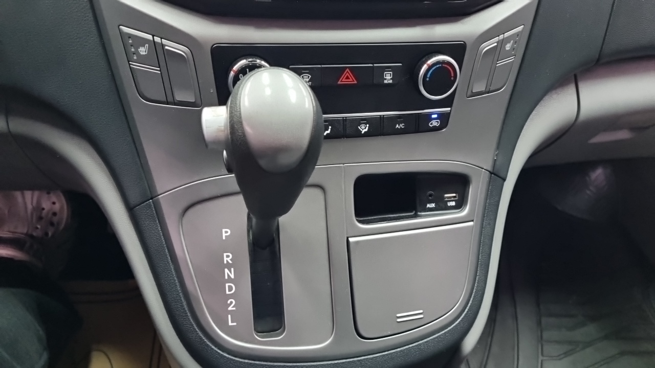 Hyundai Grand Starex 3-Seater LPi VAN Smart 2018 — фото 18