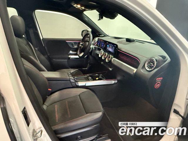 Mercedes-Benz EQB (X243) EQB300 4MATIC AMG Line 2026 — фото 8