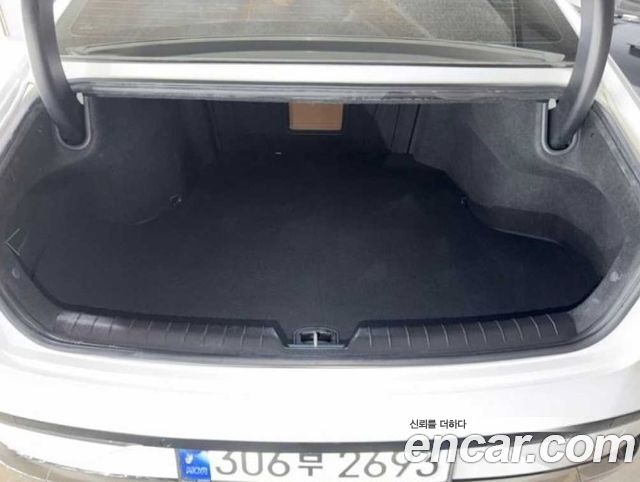 Hyundai Grandeur (GN7) 2,5 Gasoline 2WD Exclusive 2024 — фото 21