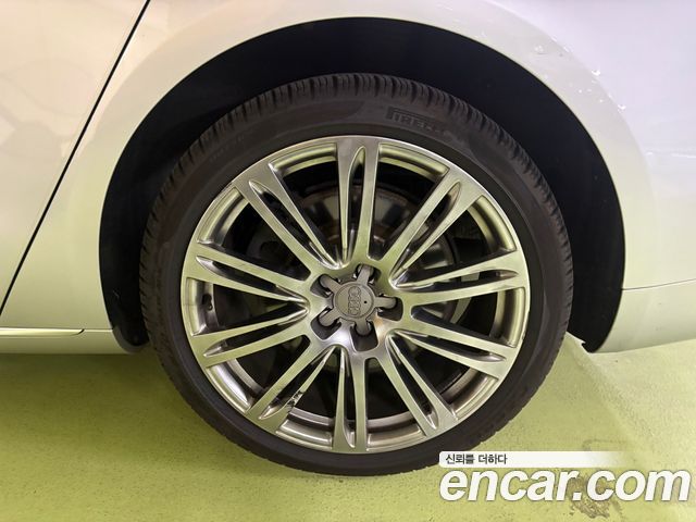 Audi A8 4.0 TFSI Quattro LWB D4 2013 — фото 11