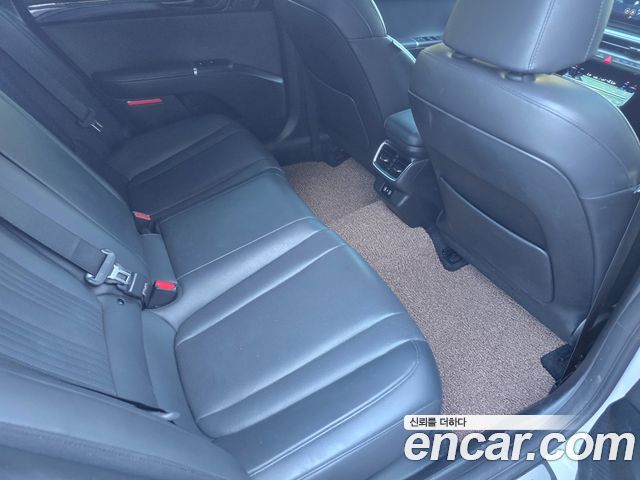 Hyundai Grandeur (GN7) 2,5 Gasoline 2WD Premium 2023 — фото 17