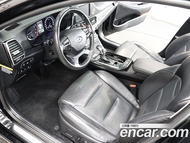Hyundai Grandeur (IG) 3.0 Exclusive Special 2018 — фото 20
