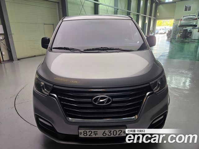 Hyundai Grand Starex Van 5-Seater Modern 2019 — фото 3