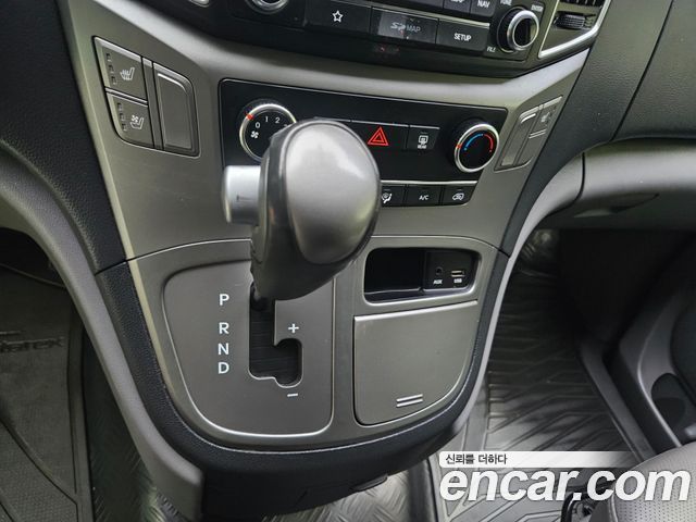 Hyundai Grand Starex Van 5-Seater Modern 2019 — фото 9