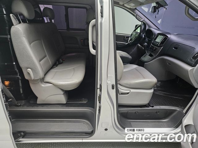 Hyundai Grand Starex Van 5-Seater Modern 2019 — фото 19