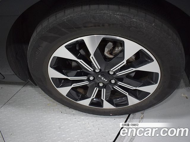 Kia Carnival (IV) Gasoline 7-Seater Signature 2023 — фото 4