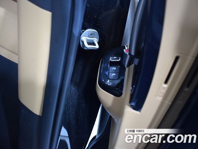 Kia Carnival (IV) Gasoline 7-Seater Signature 2023 — фото 8