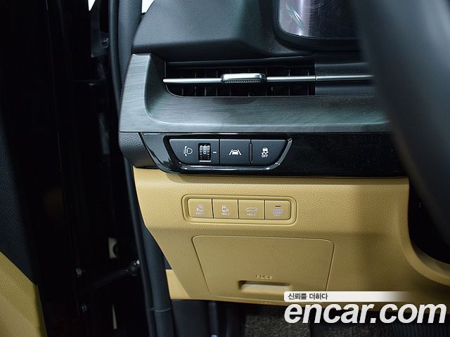 Kia Carnival (IV) Gasoline 7-Seater Signature 2023 — фото 17