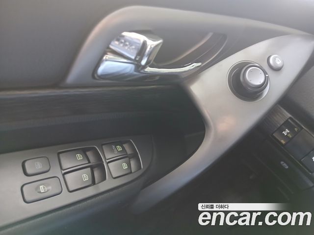 KG Mobility (SsangYong) Korando Turismo 4WD TX 9-seater 2017 — фото 18