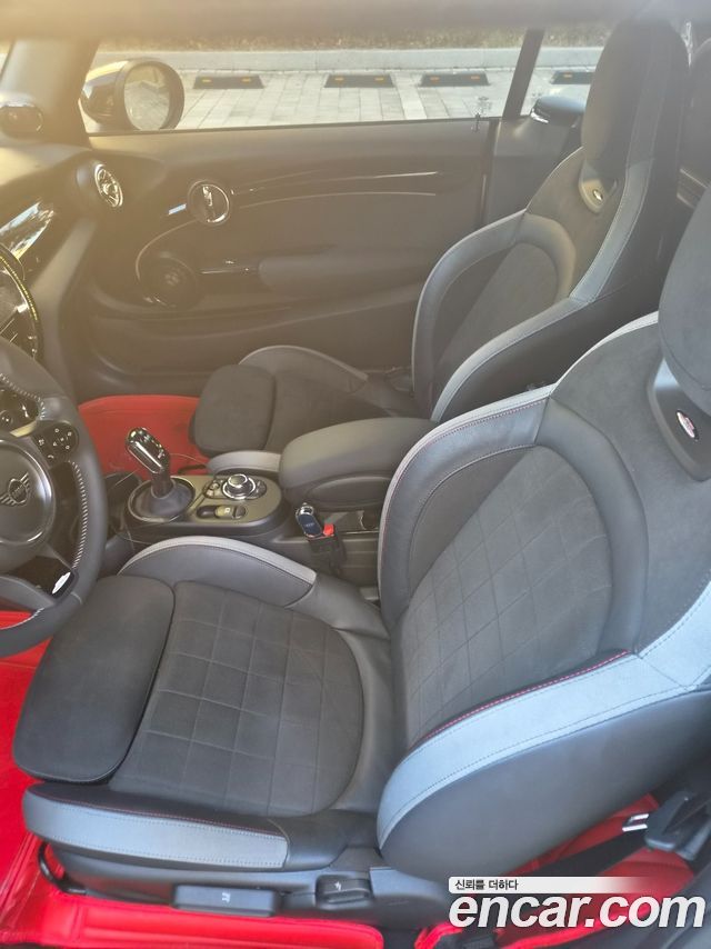 MINI Cooper S Convertible JCW 3rd 2023 — фото 15
