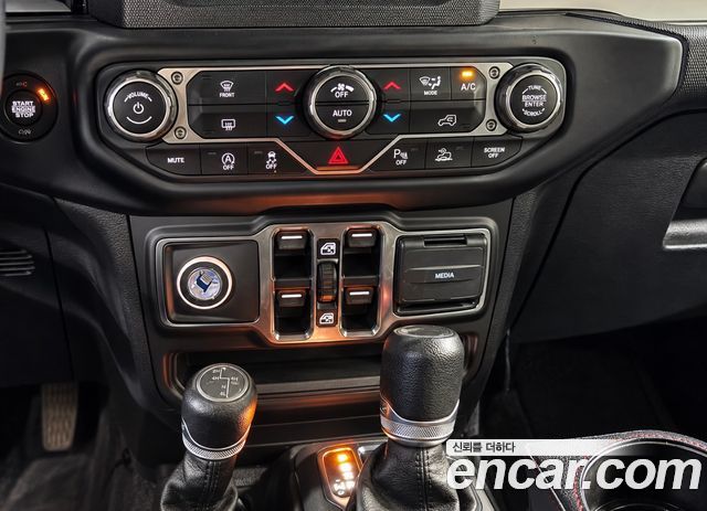 Jeep Wrangler (JL) 2.0 Sport 4Door Islander Edition 2021 — фото 17