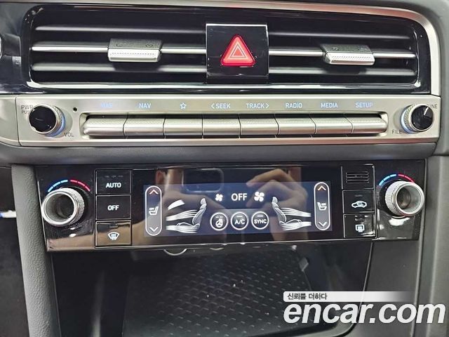 Genesis G70 Shooting Brake Gasoline 2.5T 4WD 2024 — фото 10