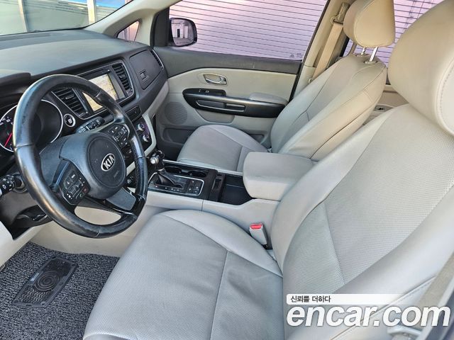 Kia Carnival 9-seater Luxury 2015 — фото 6