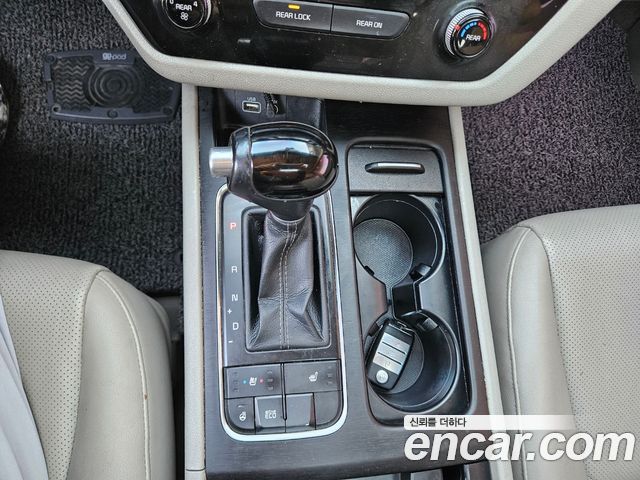 Kia Carnival 9-seater Luxury 2015 — фото 9