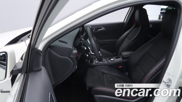 Mercedes-Benz A-Class (W176) A45 AMG 4MATIC 2018 — фото 10