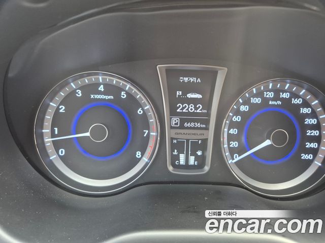Hyundai Grandeur (HG) LPG HG300 Prime 2011 — фото 15