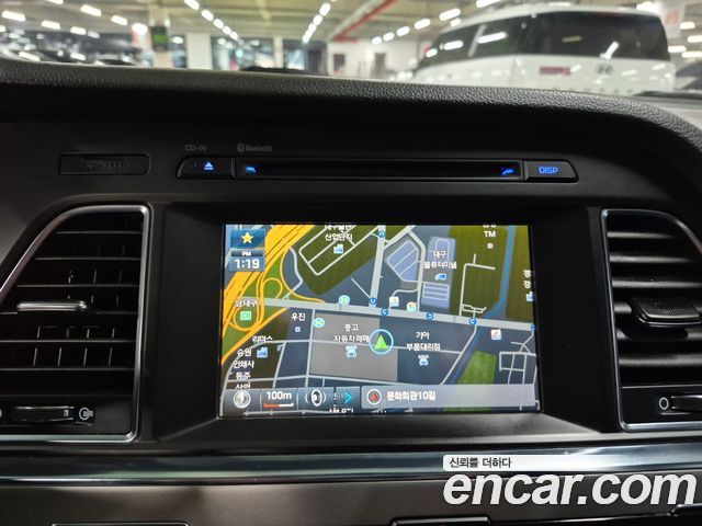 Hyundai Sonata (LF) 2.0 Smart 2015 — фото 15