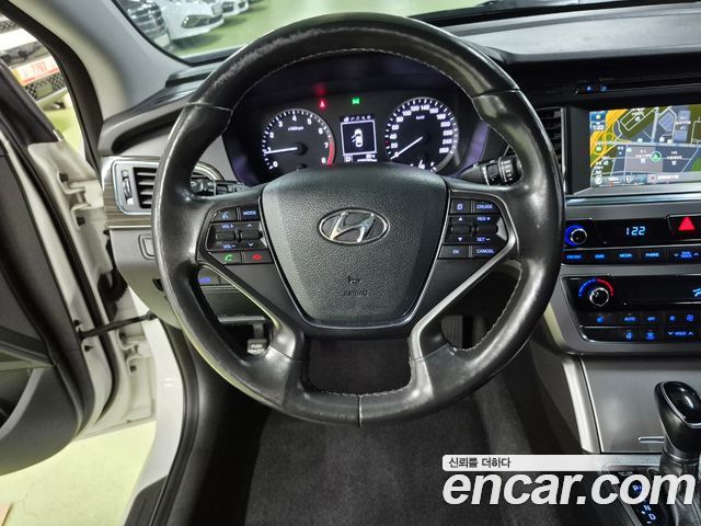 Hyundai Sonata (LF) 2.0 Smart 2015 — фото 18