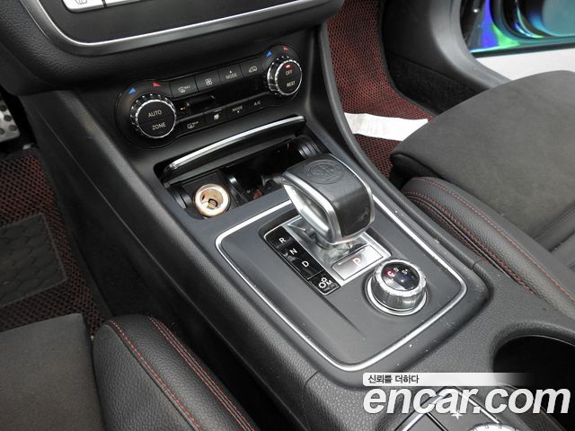 Mercedes-Benz GLA-Class (X156) GLA45 AMG 4MATIC 2018 — фото 9
