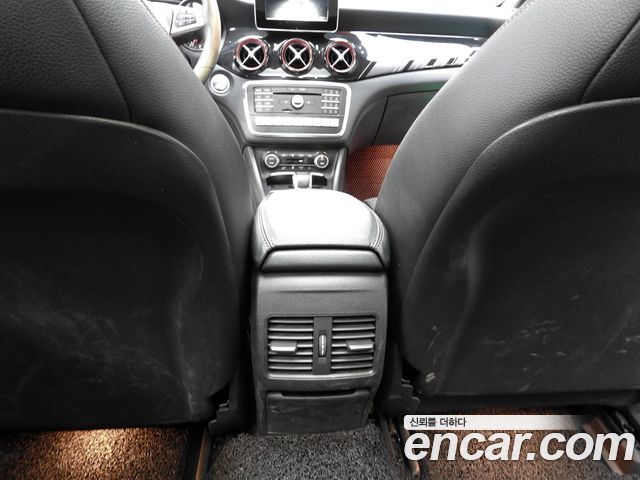 Mercedes-Benz GLA-Class (X156) GLA45 AMG 4MATIC 2018 — фото 18