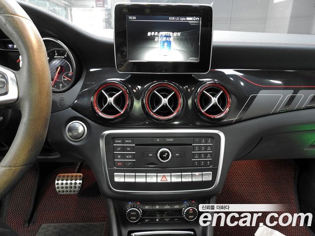 Mercedes-Benz GLA-Class (X156) GLA45 AMG 4MATIC 2018 — фото 21