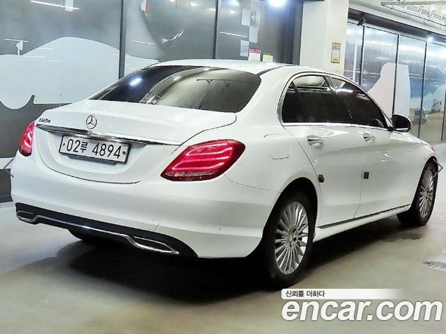 Mercedes-Benz C-Class (W205) C220 d Exclusive 2017 — фото 4