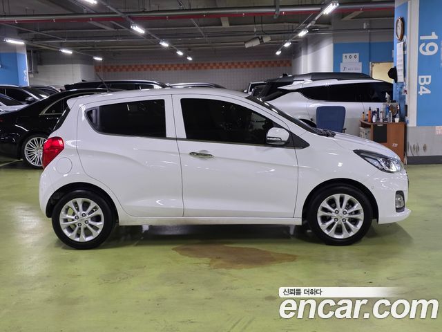 Chevrolet Spark Premier 2022 — фото 5