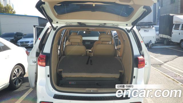 Kia Carnival 7-Seater Limousine President 2019 — фото 21