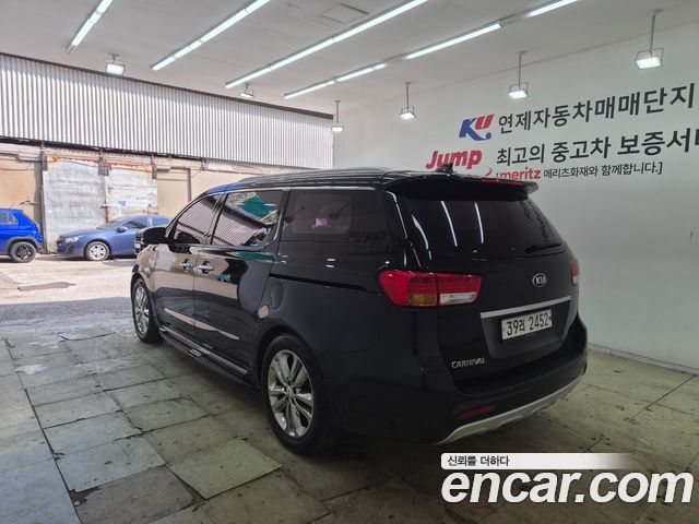 Kia Carnival 9-seater Noblesse 2018 — фото 3