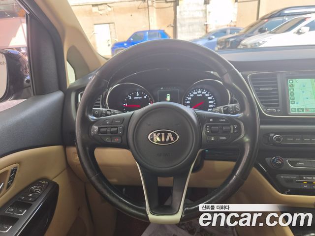 Kia Carnival 9-seater Noblesse 2018 — фото 8
