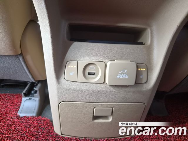 Kia Carnival 9-seater Noblesse 2018 — фото 18