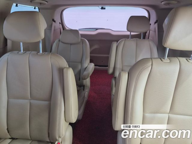 Kia Carnival 9-seater Noblesse 2018 — фото 21