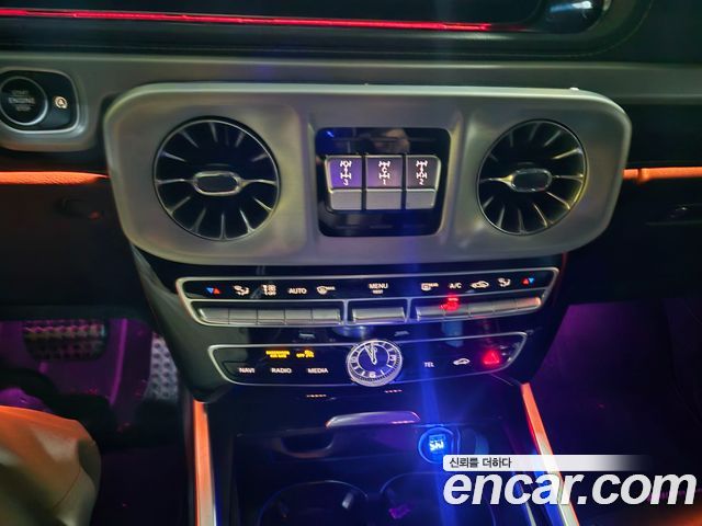 Mercedes-Benz G-Class (W463b) G400d 2024 — фото 17