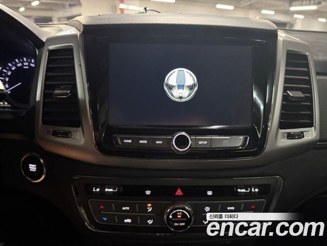 KG Mobility (SsangYong) Rexton Sports Khan Diesel 2.2 4WD Professional X (5-Link) 2019 — фото 10