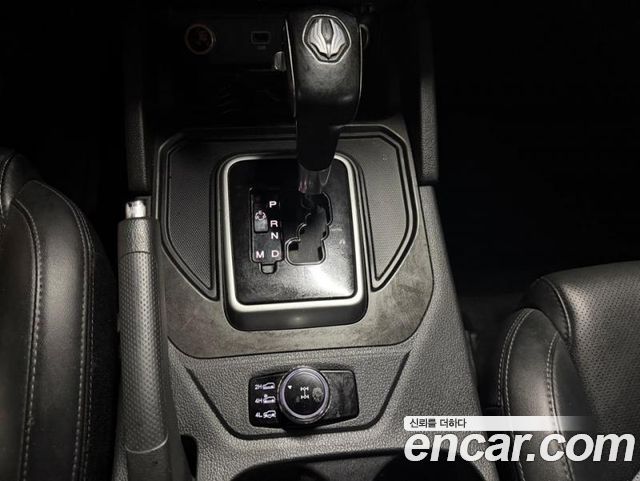 KG Mobility (SsangYong) Rexton Sports Khan Diesel 2.2 4WD Professional X (5-Link) 2019 — фото 16