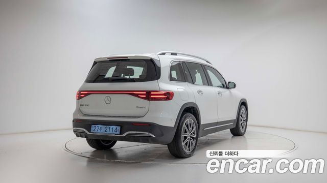 Mercedes-Benz EQB (X243) EQB300 4MATIC AMG Line 2026 — фото 2